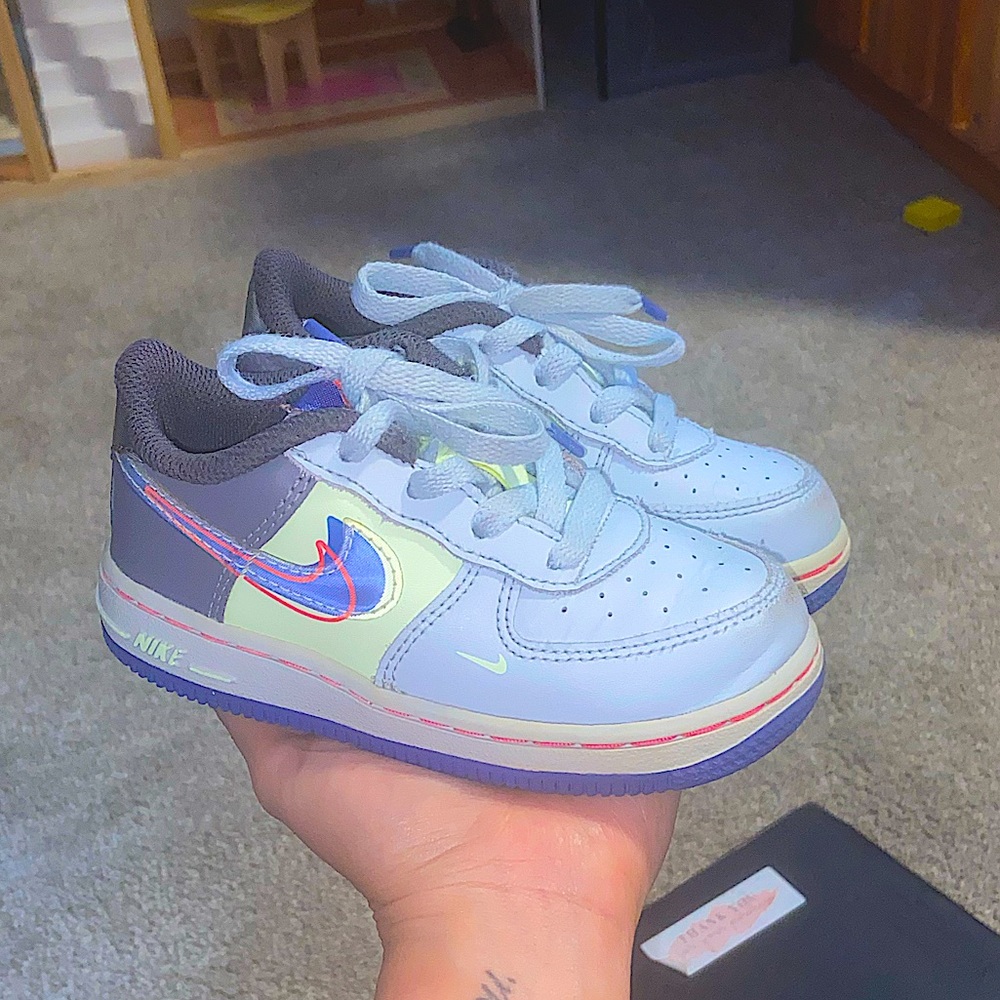 Nike toddler shoes 💜